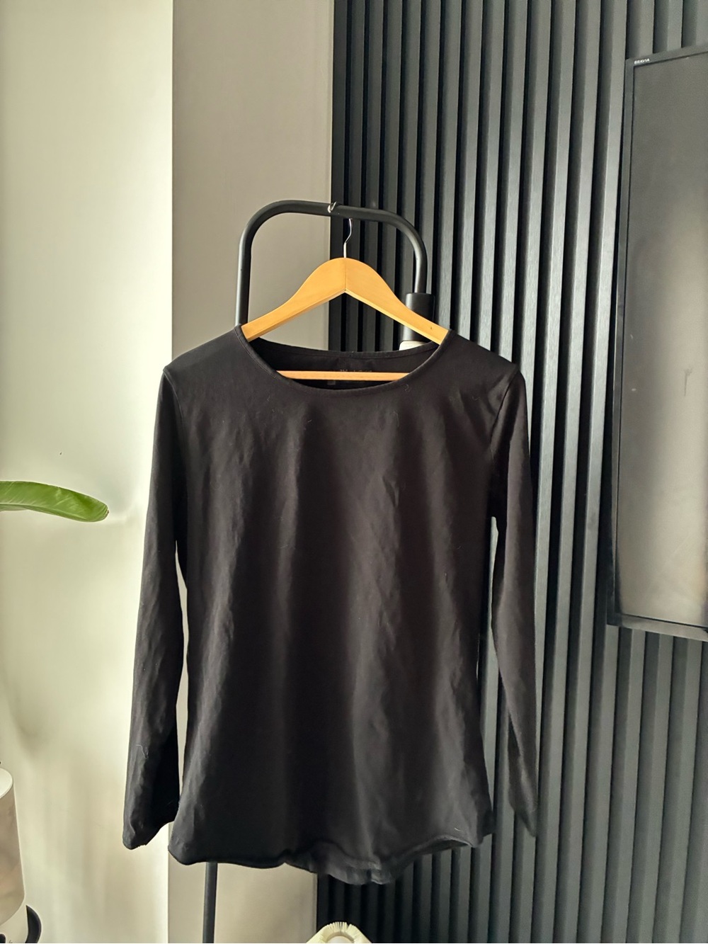 Alphalete Black Crewneck Long Sleeve Top